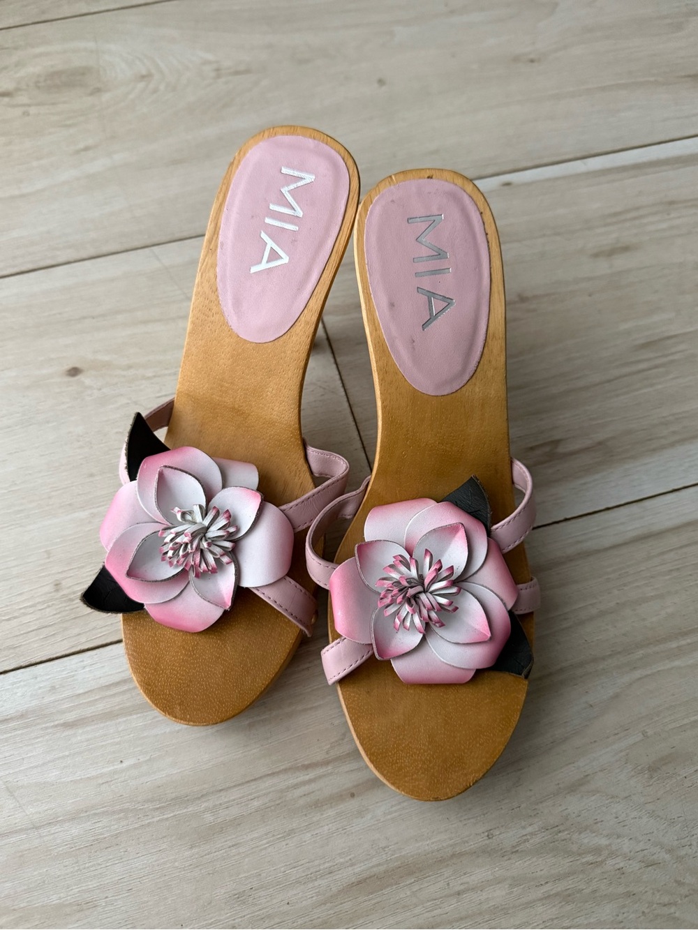 MIA y2k Pink & White Floral wooden heels